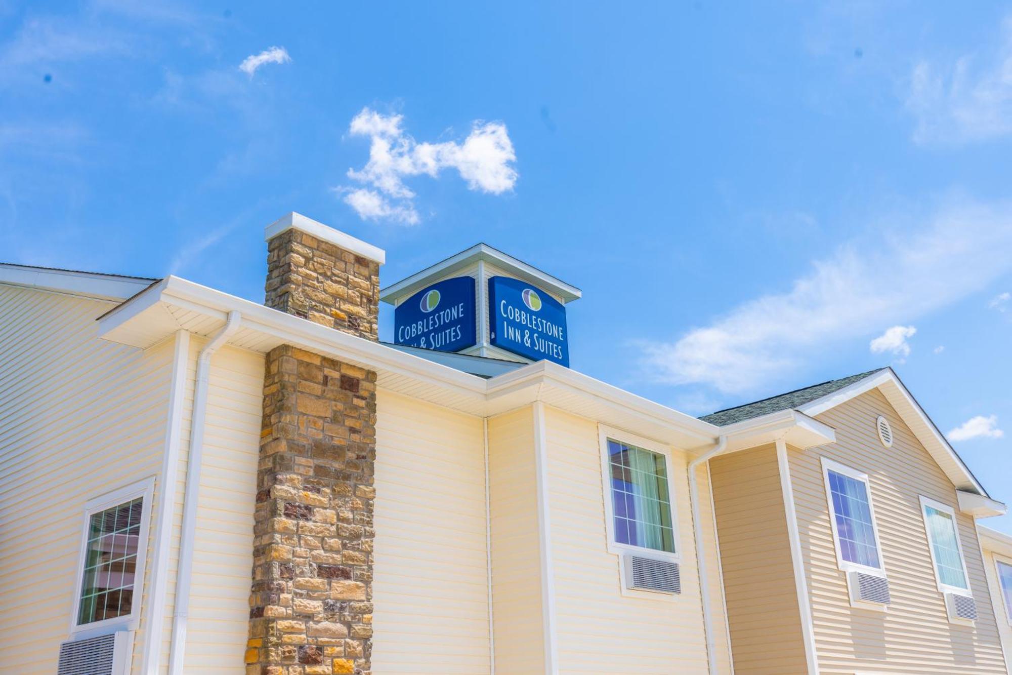 Cobblestone Inn & Suites - Winters 외부 사진