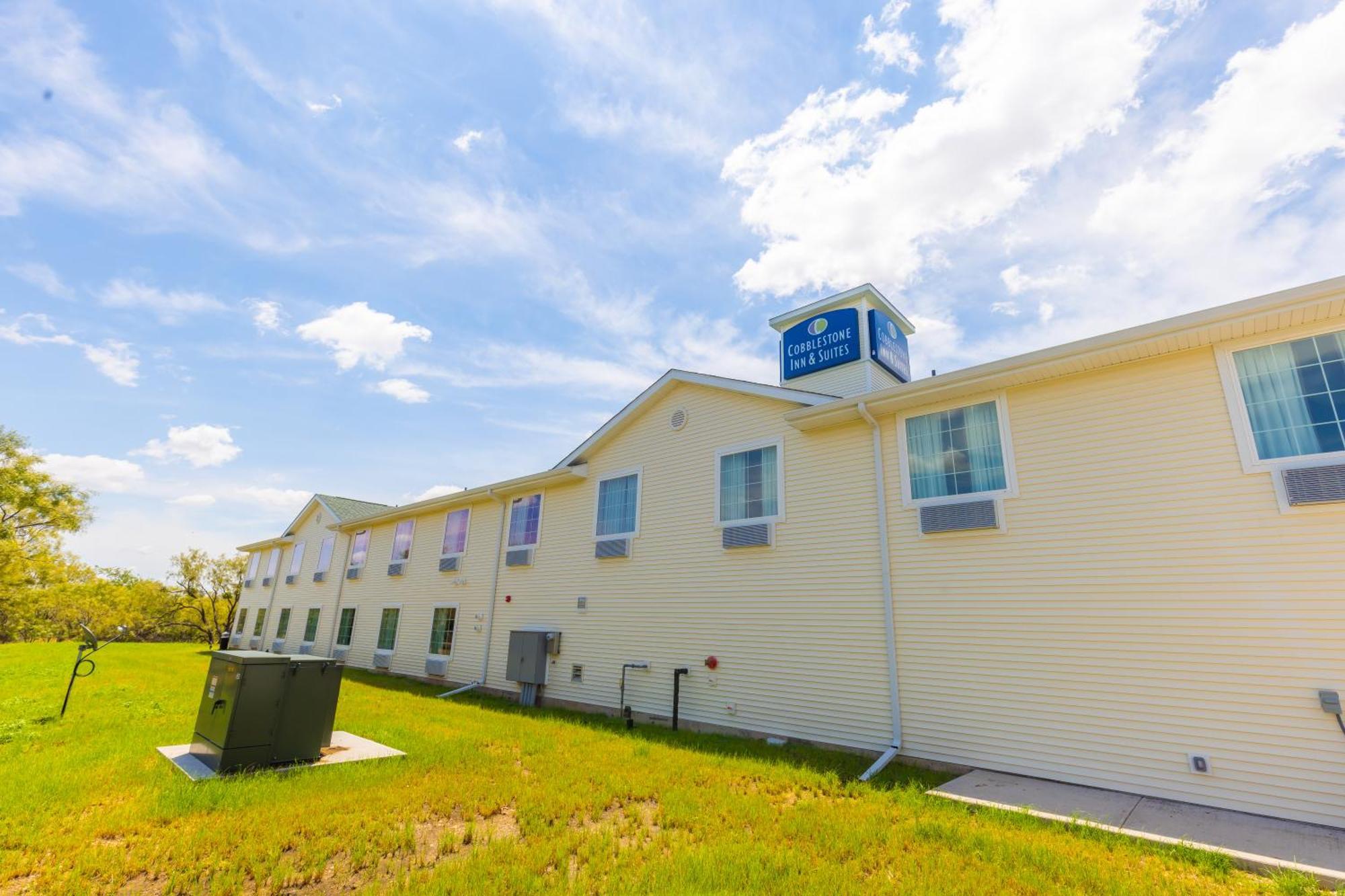 Cobblestone Inn & Suites - Winters 외부 사진